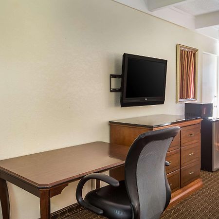 מלון Super 8 By Wyndham Macon Ga מראה חיצוני תמונה